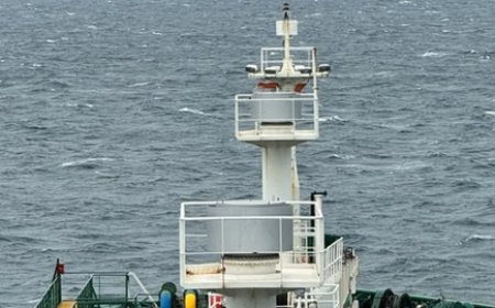 Hormuz Crisis: पाकिस्तान पर मेहरबान हुआ ईरान; कतर से आ रहे LNG टैंकरों को दिया रास्ता, जानें क्या है इसके पीछे की बड़ी वजह