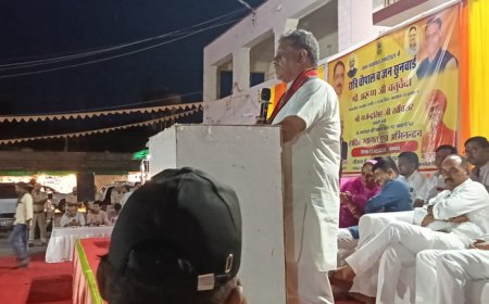 रामदेवरा में रात्रि चौपाल: स्वास्थ्य मंत्री ने सुनीं जनसमस्याएं; जैसलमेर में खुलेंगे 100 नए स्वास्थ्य उप-केंद्र
