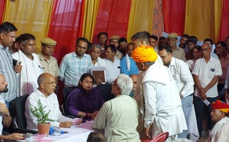 चैनपुरा में रात्रि चौपाल: जलदाय मंत्री ने दिए अवैध जल कनेक्शन काटने के निर्देश; किसानों के लिए ब्याज मुक्त ऋण की घोषणा