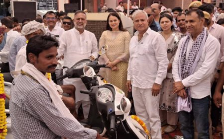 टोंक सामाजिक सुरक्षा एवं सशक्तीकरण: ऊर्जा एवं जिला प्रभारी मंत्री हीरालाल नागर ने देवली में दिव्यांगजनों को बांटीं 59 स्कूटियां