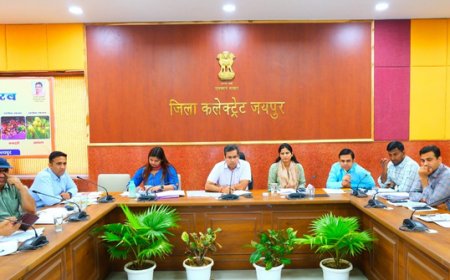 जयपुर: जिला कलक्टर संदेश नायक ने की फ्लैगशिप योजनाओं की समीक्षा, दिए गति बढ़ाने के निर्देश