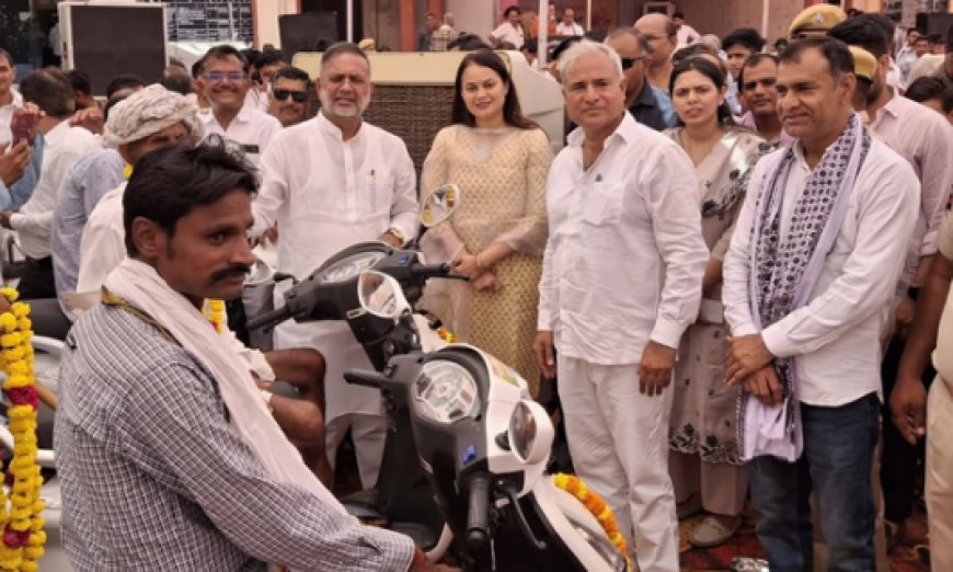 टोंक सामाजिक सुरक्षा एवं सशक्तीकरण: ऊर्जा एवं जिला प्रभारी मंत्री हीरालाल नागर ने देवली में दिव्यांगजनों को बांटीं 59 स्कूटियां